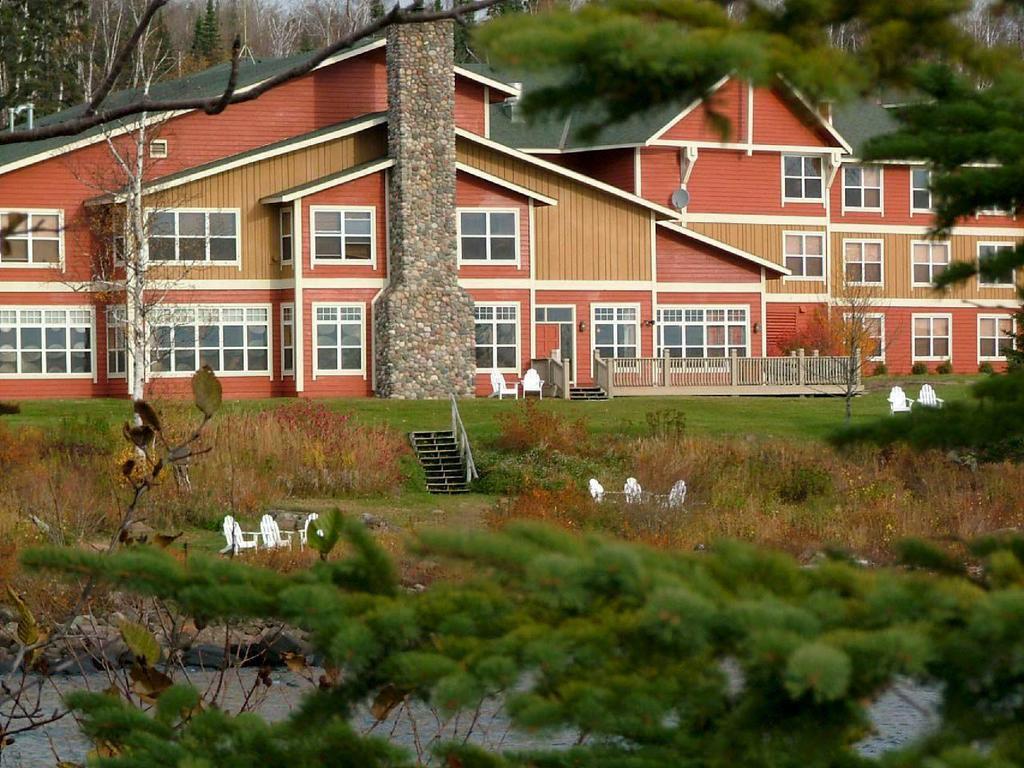 Cove Point Lodge Beaver Bay Kültér fotó